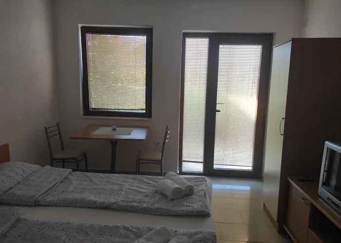 Shenk\'S Apartment